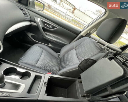 Сірий Ніссан Альтіма, об'ємом двигуна 2.49 л та пробігом 179 тис. км за 9900 $, фото 2 на Automoto.ua