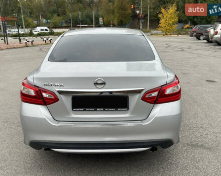 Сірий Ніссан Альтіма, об'ємом двигуна 2.49 л та пробігом 75 тис. км за 11500 $, фото 17 на Automoto.ua