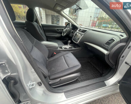 Сірий Ніссан Альтіма, об'ємом двигуна 2.49 л та пробігом 75 тис. км за 11500 $, фото 25 на Automoto.ua