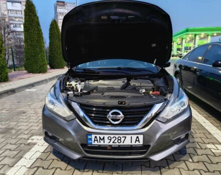 Серый Ниссан Альтима, объемом двигателя 2.5 л и пробегом 230 тыс. км за 9499 $, фото 2 на Automoto.ua