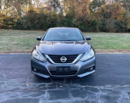 Серый Ниссан Альтима, объемом двигателя 2.5 л и пробегом 69 тыс. км за 9500 $, фото 1 на Automoto.ua