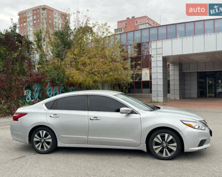 Сірий Ніссан Альтіма, об'ємом двигуна 2.49 л та пробігом 75 тис. км за 11500 $, фото 8 на Automoto.ua