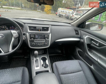 Сірий Ніссан Альтіма, об'ємом двигуна 2.49 л та пробігом 75 тис. км за 11500 $, фото 23 на Automoto.ua