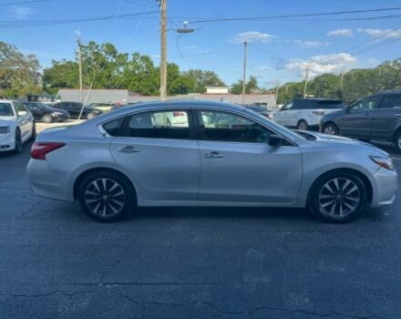 Серый Ниссан Альтима, объемом двигателя 2.5 л и пробегом 67 тыс. км за 1850 $, фото 3 на Automoto.ua