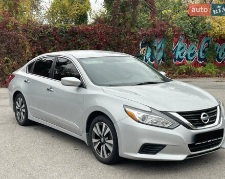 Сірий Ніссан Альтіма, об'ємом двигуна 2.49 л та пробігом 75 тис. км за 11500 $, фото 7 на Automoto.ua