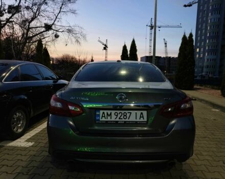 Серый Ниссан Альтима, объемом двигателя 2.5 л и пробегом 230 тыс. км за 9499 $, фото 4 на Automoto.ua