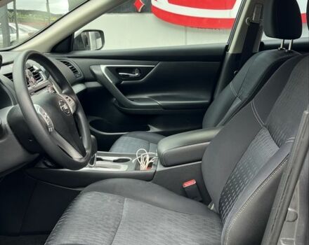 Серый Ниссан Альтима, объемом двигателя 2.5 л и пробегом 95 тыс. км за 12300 $, фото 12 на Automoto.ua