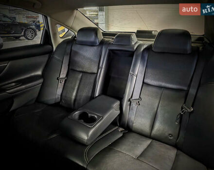 Сірий Ніссан Альтіма, об'ємом двигуна 2.49 л та пробігом 185 тис. км за 10500 $, фото 5 на Automoto.ua