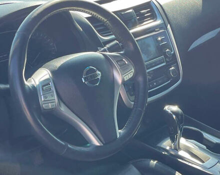 Серый Ниссан Альтима, объемом двигателя 2.5 л и пробегом 216 тыс. км за 10700 $, фото 2 на Automoto.ua