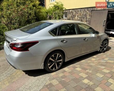 Серый Ниссан Альтима, объемом двигателя 2.49 л и пробегом 64 тыс. км за 14000 $, фото 9 на Automoto.ua