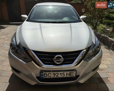 Серый Ниссан Альтима, объемом двигателя 2.49 л и пробегом 64 тыс. км за 14000 $, фото 5 на Automoto.ua