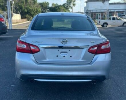 Серый Ниссан Альтима, объемом двигателя 2.5 л и пробегом 67 тыс. км за 1850 $, фото 6 на Automoto.ua