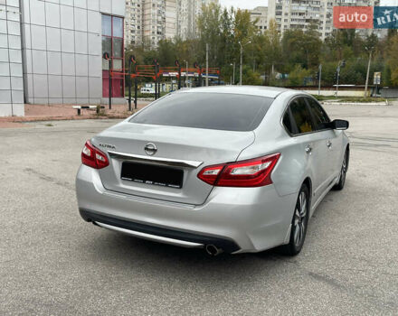 Сірий Ніссан Альтіма, об'ємом двигуна 2.49 л та пробігом 75 тис. км за 11500 $, фото 16 на Automoto.ua