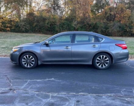 Серый Ниссан Альтима, объемом двигателя 2.5 л и пробегом 69 тыс. км за 9500 $, фото 4 на Automoto.ua