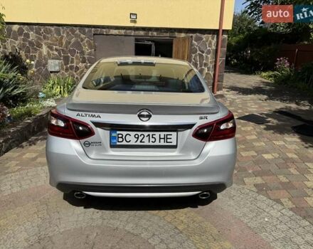 Серый Ниссан Альтима, объемом двигателя 2.49 л и пробегом 64 тыс. км за 14000 $, фото 4 на Automoto.ua