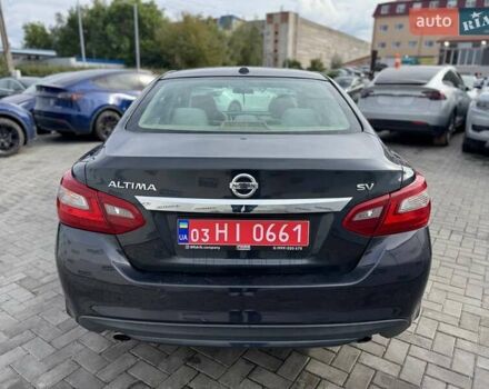 Серый Ниссан Альтима, объемом двигателя 2.5 л и пробегом 186 тыс. км за 8800 $, фото 4 на Automoto.ua