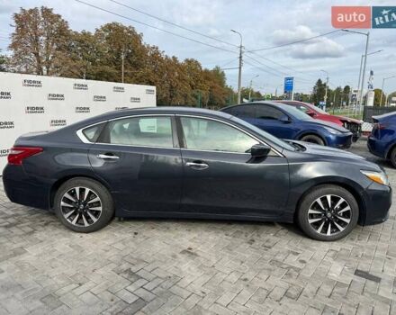 Серый Ниссан Альтима, объемом двигателя 2.5 л и пробегом 186 тыс. км за 8800 $, фото 10 на Automoto.ua