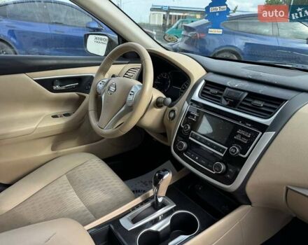 Серый Ниссан Альтима, объемом двигателя 2.5 л и пробегом 186 тыс. км за 8800 $, фото 17 на Automoto.ua