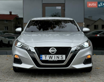 Сірий Ніссан Альтіма, об'ємом двигуна 2.5 л та пробігом 82 тис. км за 14500 $, фото 1 на Automoto.ua
