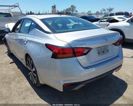 Серый Ниссан Альтима, объемом двигателя 2.5 л и пробегом 99 тыс. км за 11500 $, фото 2 на Automoto.ua