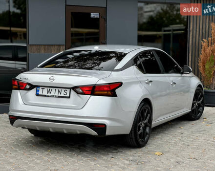 Сірий Ніссан Альтіма, об'ємом двигуна 2.5 л та пробігом 82 тис. км за 14500 $, фото 3 на Automoto.ua