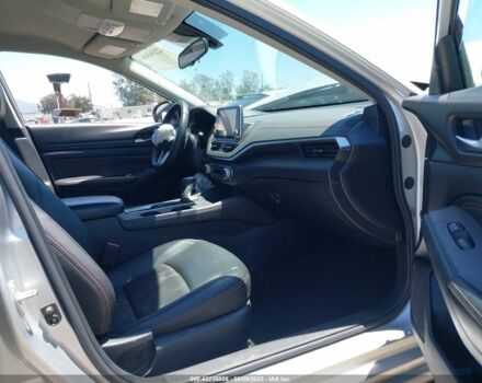 Серый Ниссан Альтима, объемом двигателя 2.5 л и пробегом 99 тыс. км за 11500 $, фото 6 на Automoto.ua