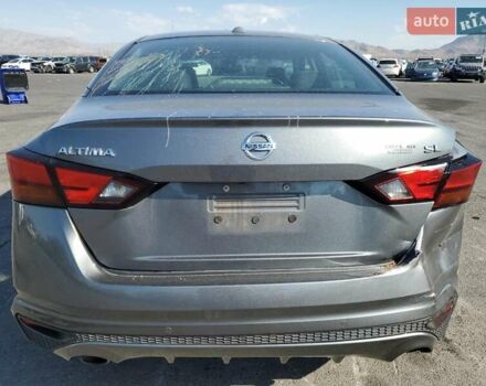 Серый Ниссан Альтима, объемом двигателя 2.49 л и пробегом 136 тыс. км за 2800 $, фото 5 на Automoto.ua