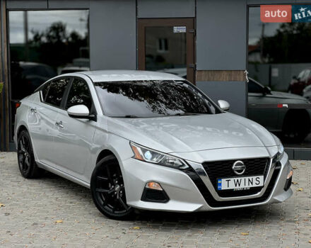 Сірий Ніссан Альтіма, об'ємом двигуна 2.5 л та пробігом 82 тис. км за 14500 $, фото 2 на Automoto.ua