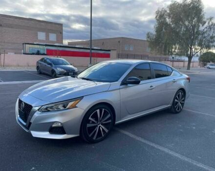 Серый Ниссан Альтима, объемом двигателя 2.5 л и пробегом 75 тыс. км за 6000 $, фото 1 на Automoto.ua