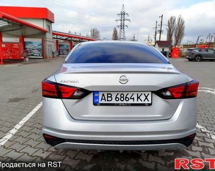Серый Ниссан Альтима, объемом двигателя 25 л и пробегом 43 тыс. км за 16700 $, фото 3 на Automoto.ua