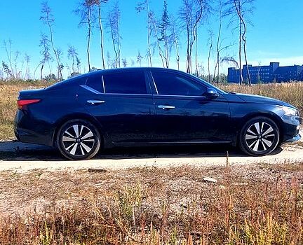 Сірий Ніссан Альтіма, об'ємом двигуна 2.5 л та пробігом 27 тис. км за 21200 $, фото 2 на Automoto.ua