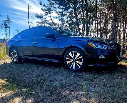 Сірий Ніссан Альтіма, об'ємом двигуна 2.5 л та пробігом 27 тис. км за 21200 $, фото 3 на Automoto.ua