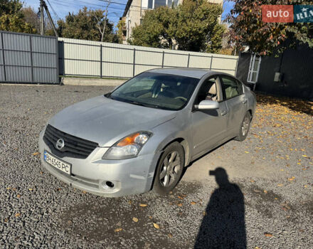 Серый Ниссан Альтима, объемом двигателя 2.49 л и пробегом 300 тыс. км за 2400 $, фото 1 на Automoto.ua