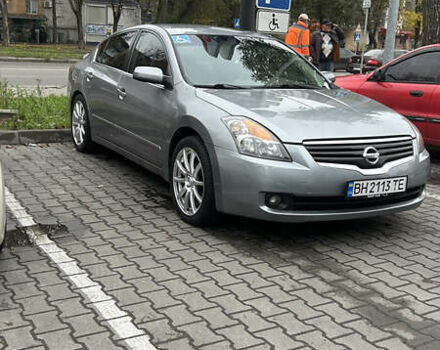 Серый Ниссан Альтима, объемом двигателя 2.5 л и пробегом 229 тыс. км за 6400 $, фото 1 на Automoto.ua