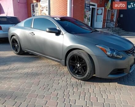 Серый Ниссан Альтима, объемом двигателя 2.5 л и пробегом 350 тыс. км за 9000 $, фото 1 на Automoto.ua