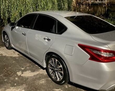 Серый Ниссан Альтима, объемом двигателя 2.5 л и пробегом 160 тыс. км за 8700 $, фото 1 на Automoto.ua