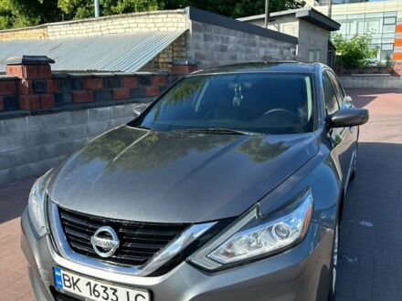 Ниссан Альтима 2016 в Шостке на Automoto.ua Серый Ниссан Альтима, объемом двигателя 2.5 л и пробегом 220 тыс. км за 9800 $, фото 1 на Automoto.ua