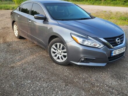 Серый Ниссан Альтима, объемом двигателя 2.5 л и пробегом 116 тыс. км за 11300 $, фото 1 на Automoto.ua