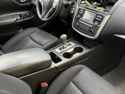 Серый Ниссан Альтима, объемом двигателя 2.5 л и пробегом 200 тыс. км за 1700 $, фото 1 на Automoto.ua