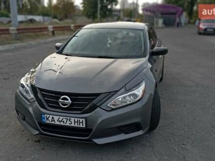 Ниссан Альтима 2017 в Киеве на Automoto.ua Серый Ниссан Альтима, объемом двигателя 2.49 л и пробегом 59 тыс. км за 13500 $, фото 1 на Automoto.ua