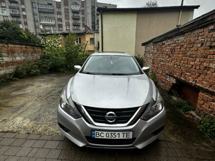 Ниссан Альтима 2017 в Львове на Automoto.ua Серый Ниссан Альтима, объемом двигателя 2.49 л и пробегом 70 тыс. км за 13800 $, фото 1 на Automoto.ua