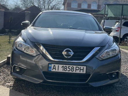 Ніссан Альтіма 2017 у Миколаєві на Automoto.ua Сірий Ніссан Альтіма, об'ємом двигуна 2.49 л та пробігом 122 тис. км за 11200 $, фото 1 на Automoto.ua