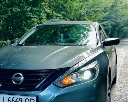 Серый Ниссан Альтима, объемом двигателя 2.5 л и пробегом 220 тыс. км за 11500 $, фото 1 на Automoto.ua