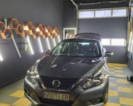 Серый Ниссан Альтима, объемом двигателя 2.5 л и пробегом 89 тыс. км за 13000 $, фото 1 на Automoto.ua