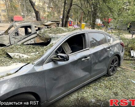 Сірий Ніссан Альтіма, об'ємом двигуна 2.5 л та пробігом 97 тис. км за 5000 $, фото 1 на Automoto.ua