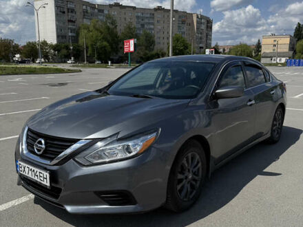 Ниссан Альтима 2018 в Каменце-Подольском на Automoto.ua Серый Ниссан Альтима, объемом двигателя 2.49 л и пробегом 65 тыс. км за 13500 $, фото 1 на Automoto.ua