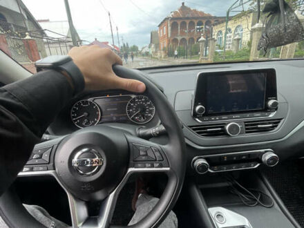 Ніссан Альтіма 2019 у Виноградове на Automoto.ua Сірий Ніссан Альтіма, об'ємом двигуна 2.5 л та пробігом 37 тис. км за 17000 $, фото 1 на Automoto.ua