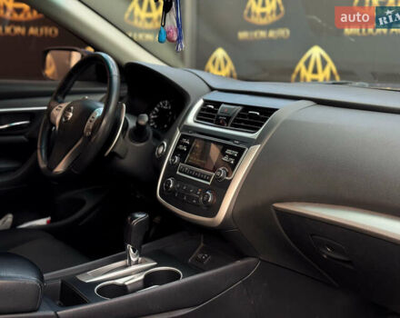 Синий Ниссан Альтима, объемом двигателя 2.49 л и пробегом 211 тыс. км за 10900 $, фото 14 на Automoto.ua