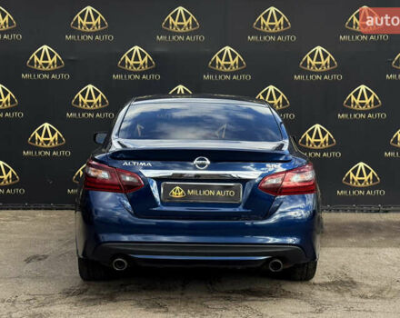 Синий Ниссан Альтима, объемом двигателя 2.49 л и пробегом 211 тыс. км за 10900 $, фото 4 на Automoto.ua