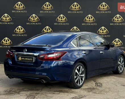 Синий Ниссан Альтима, объемом двигателя 2.49 л и пробегом 211 тыс. км за 10900 $, фото 5 на Automoto.ua